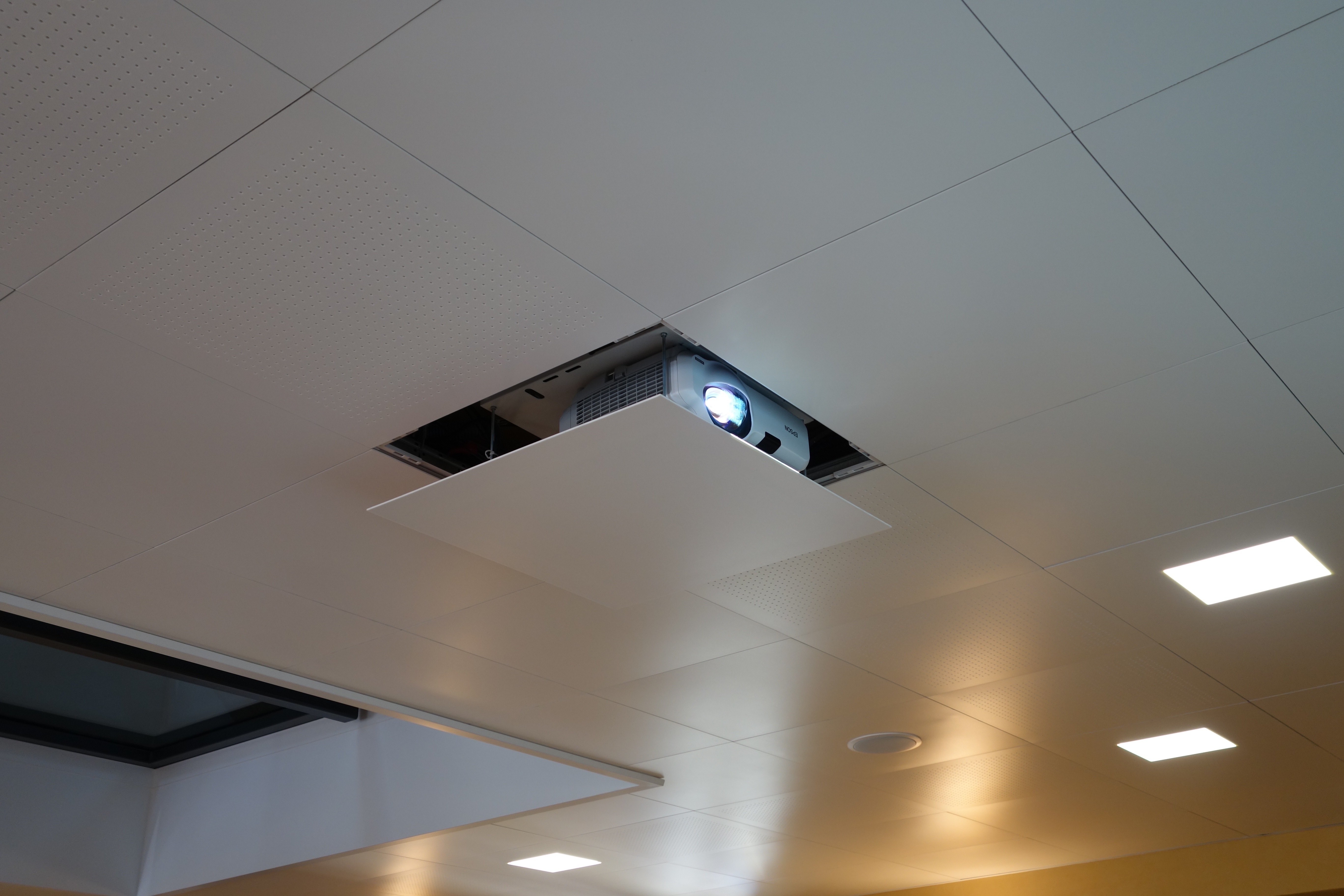 Vidéoprojecteur intégré dans l’architecture